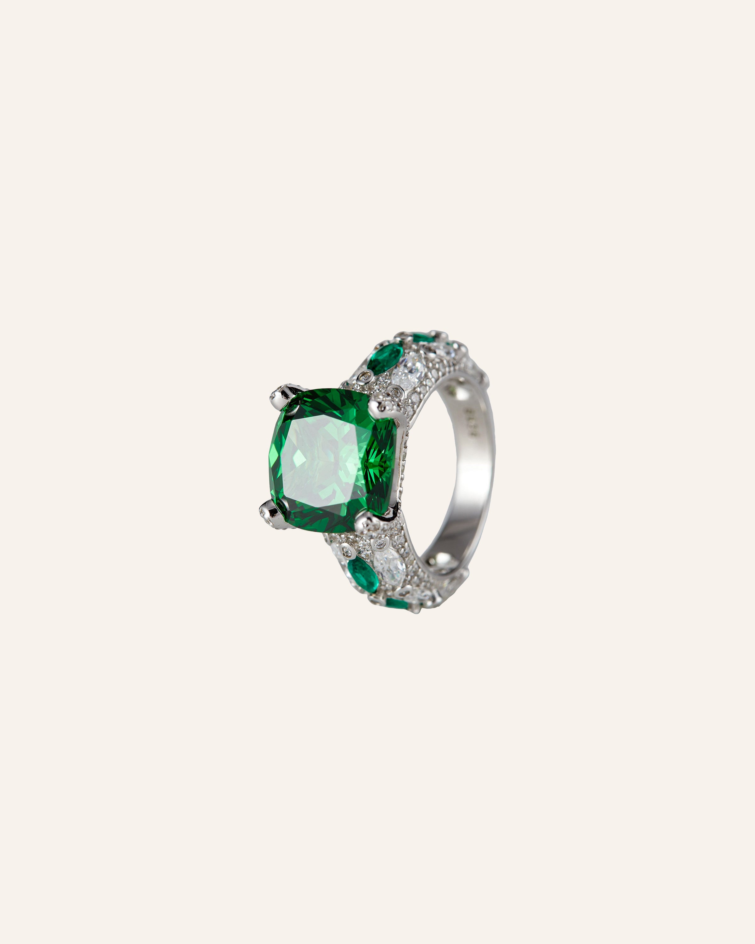 6-carat Birthstone Ring - Spotlight